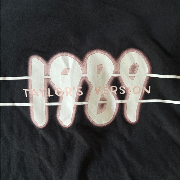 Taylor Swift Official Store 1989 (Taylor’s Version) Shirt - Picture 2 of 4